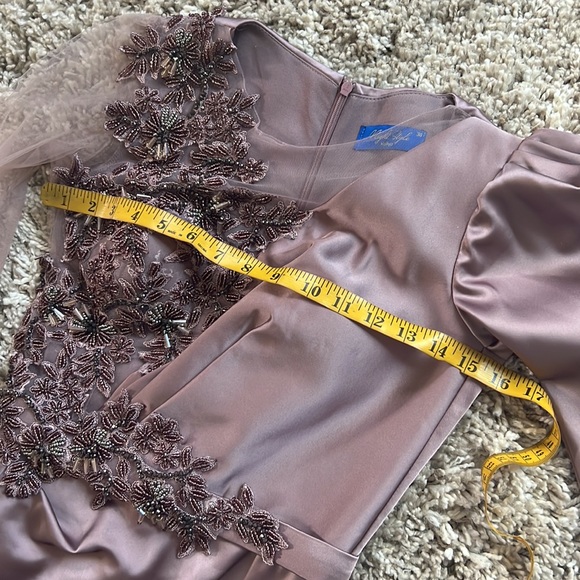 Elegant dress - Picture 6 of 7